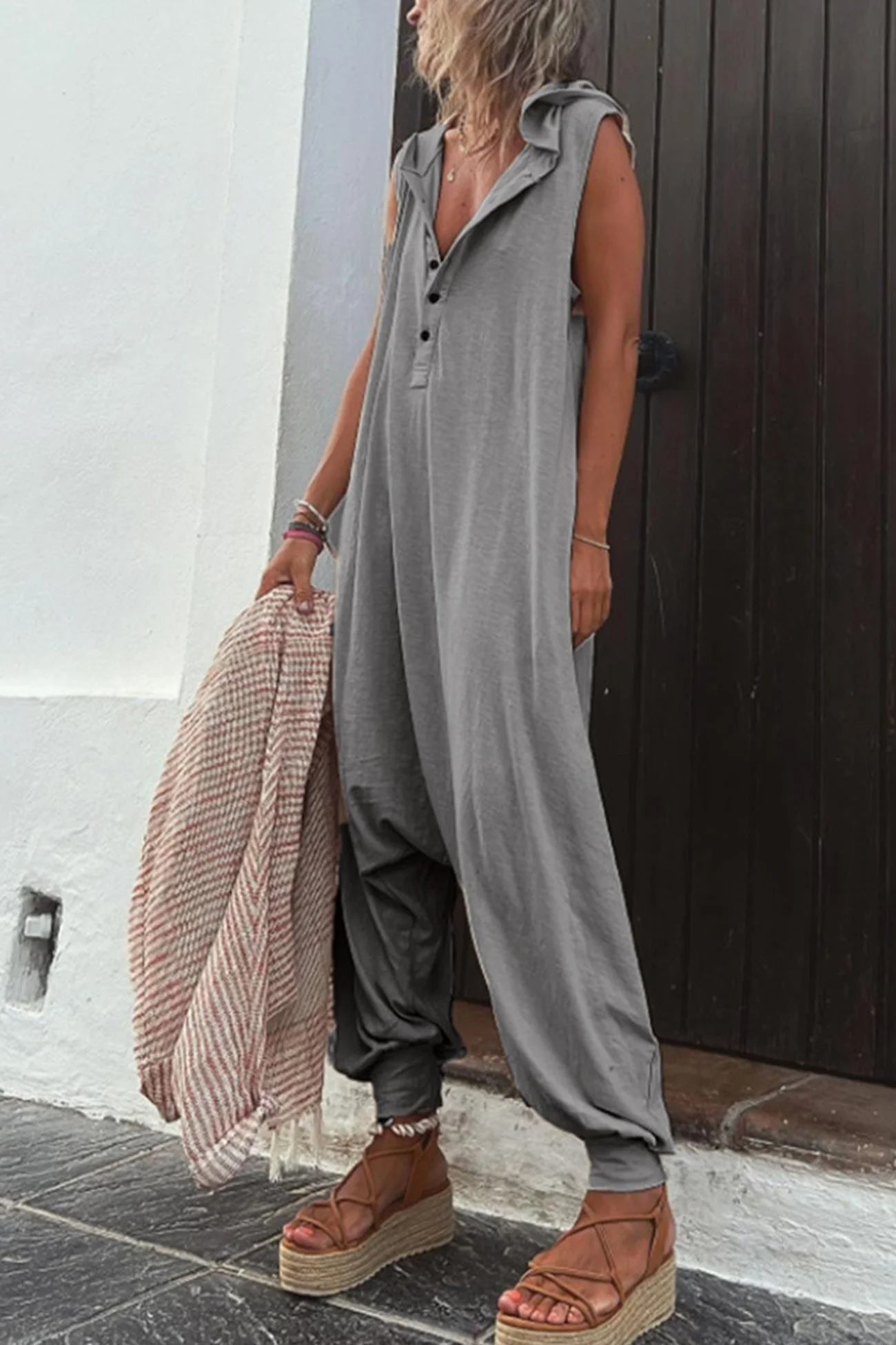 Maëlle - Jumpsuit Mouwloos Avec Capuchon Et Coupe Décontractée – Image 5
